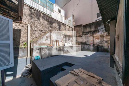 Casa à venda com 90m², 3 quartos e 2 vagas Casa à venda com 90m², 3 quartos e 2 vagasQuintal Fundos