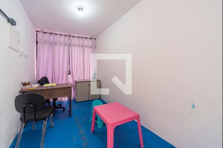 Casa à venda com 90m², 3 quartos e 2 vagas Casa à venda com 90m², 3 quartos e 2 vagasEscritório