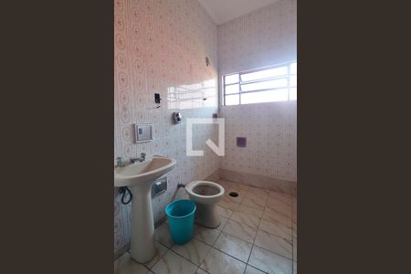 Casa à venda com 60m², 2 quartos e 2 vagasBanheiro
