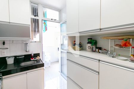 Apartamento à venda com 116m², 3 quartos e 2 vagas Apartamento à venda com 116m², 3 quartos e 2 vagasCozinha e Área de Serviço