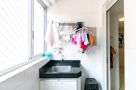 Apartamento à venda com 116m², 3 quartos e 2 vagas Apartamento à venda com 116m², 3 quartos e 2 vagasCozinha e Área de Serviço