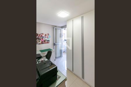 Apartamento à venda com 116m², 3 quartos e 2 vagas Apartamento à venda com 116m², 3 quartos e 2 vagasEscritório