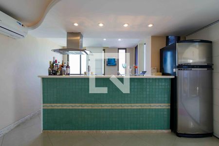 Apartamento à venda com 225m², 3 quartos e 2 vagas Apartamento à venda com 225m², 3 quartos e 2 vagasSala Cobertura