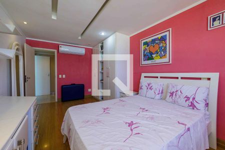 Apartamento à venda com 225m², 3 quartos e 2 vagas Apartamento à venda com 225m², 3 quartos e 2 vagasSuíte 2