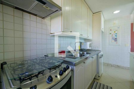 Apartamento à venda com 225m², 3 quartos e 2 vagas Apartamento à venda com 225m², 3 quartos e 2 vagasCozinha