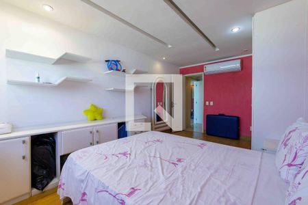 Apartamento à venda com 225m², 3 quartos e 2 vagas Apartamento à venda com 225m², 3 quartos e 2 vagasSuíte 2