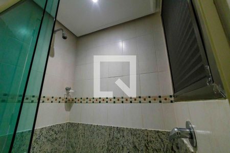 Apartamento à venda com 225m², 3 quartos e 2 vagas Apartamento à venda com 225m², 3 quartos e 2 vagasBanheiro Suíte 2