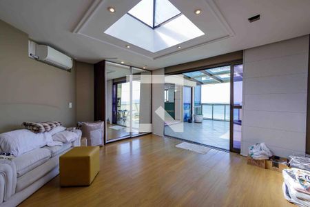 Apartamento à venda com 225m², 3 quartos e 2 vagas Apartamento à venda com 225m², 3 quartos e 2 vagasSuíte Cobertura