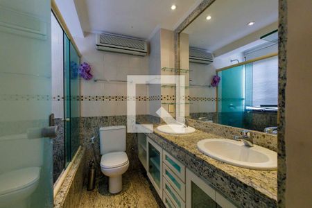 Apartamento à venda com 225m², 3 quartos e 2 vagas Apartamento à venda com 225m², 3 quartos e 2 vagasBanheiro Suíte Cobertura