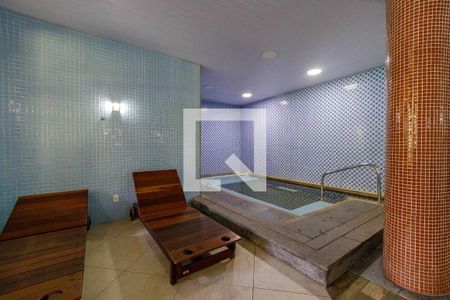 Apartamento à venda com 225m², 3 quartos e 2 vagas Apartamento à venda com 225m², 3 quartos e 2 vagasÁrea Comum Hidromassagem