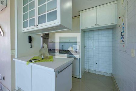 Apartamento à venda com 225m², 3 quartos e 2 vagas Apartamento à venda com 225m², 3 quartos e 2 vagasCozinha