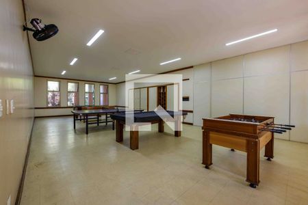 Apartamento à venda com 225m², 3 quartos e 2 vagas Apartamento à venda com 225m², 3 quartos e 2 vagasÁrea Comum Salão de Jogos