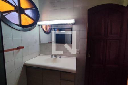 Casa para alugar com 157m², 3 quartos e 2 vagas Casa para alugar com 157m², 3 quartos e 2 vagasBanheiro Social