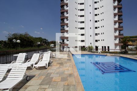 Apartamento à venda com 137m², 3 quartos e 2 vagas Apartamento à venda com 137m², 3 quartos e 2 vagasÁrea comum - Piscina