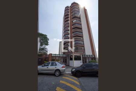 Apartamento à venda com 137m², 3 quartos e 2 vagas Apartamento à venda com 137m², 3 quartos e 2 vagasFachada e portaria