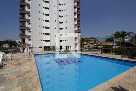 Apartamento à venda com 137m², 3 quartos e 2 vagas Apartamento à venda com 137m², 3 quartos e 2 vagasÁrea comum - Piscina