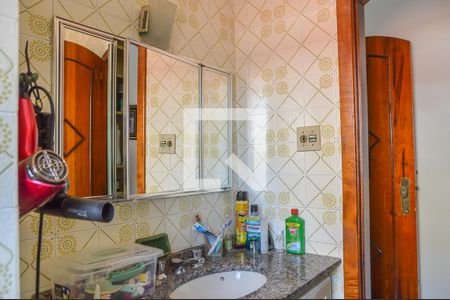 Casa à venda com 239m², 4 quartos e 2 vagasBanheiro da Suíte