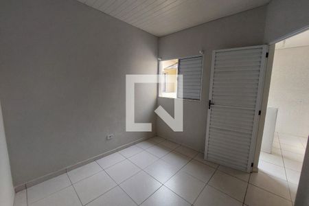 Quarto de casa para alugar com 1 quarto, 33m² em Parque Maria Helena, Suzano
