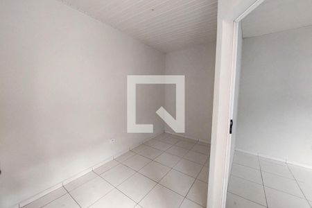 Sala de casa para alugar com 1 quarto, 33m² em Parque Maria Helena, Suzano