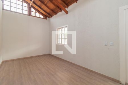 Sala de casa à venda com 3 quartos, 101m² em Guarujá, Porto Alegre