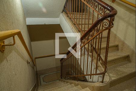 Apartamento para alugar com 90m², 3 quartos e sem vagaEscada