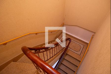 Casa para alugar com 90m², 1 quarto e sem vaga Casa para alugar com 90m², 1 quarto e sem vagaEscada do prédio