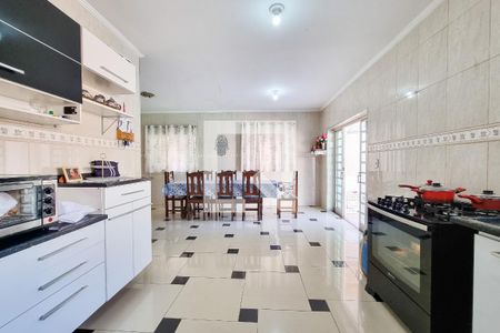 Casa para alugar com 400m², 4 quartos e 10 vagasCozinha