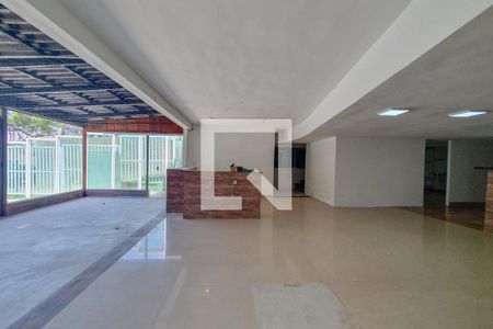 Sala de casa para alugar com 5 quartos, 348m² em Vila Maia, Guarujá