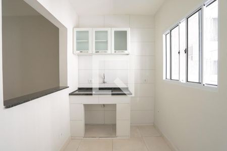 Cozinha de casa para alugar com 0 quarto, 33m² em Parque Fongaro, São Paulo