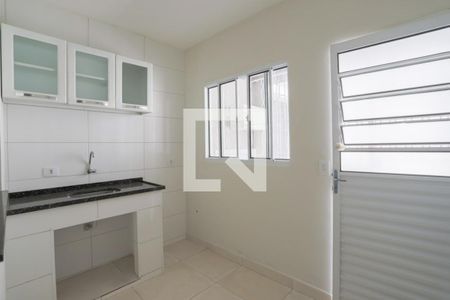 Cozinha de casa para alugar com 0 quarto, 33m² em Parque Fongaro, São Paulo