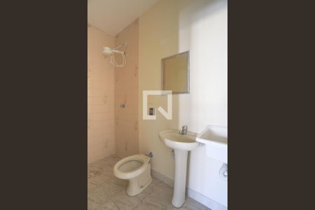 Banheiro de casa para alugar com 0 quarto, 28m² em Parque Fongaro, São Paulo