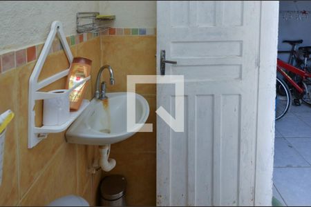 Casa de condomínio à venda com 180m², 3 quartos e 2 vagas Casa de condomínio à venda com 180m², 3 quartos e 2 vagasBanheiro de Serviço