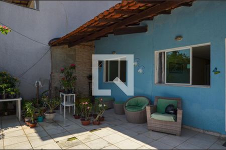 Casa de condomínio à venda com 180m², 3 quartos e 2 vagas Casa de condomínio à venda com 180m², 3 quartos e 2 vagasÁrea externa