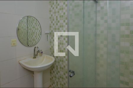 Casa de condomínio à venda com 180m², 3 quartos e 2 vagas Casa de condomínio à venda com 180m², 3 quartos e 2 vagasBanheiro social