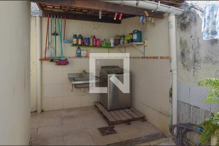 Casa de condomínio à venda com 180m², 3 quartos e 2 vagas Casa de condomínio à venda com 180m², 3 quartos e 2 vagasÁrea de Serviço