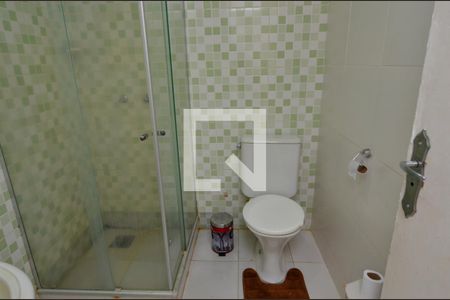 Casa de condomínio à venda com 180m², 3 quartos e 2 vagas Casa de condomínio à venda com 180m², 3 quartos e 2 vagasBanheiro social