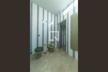 Casa à venda com 360m², 4 quartos e 6 vagasBanheiro Social