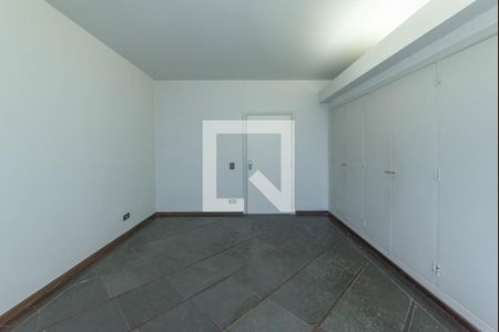 Casa à venda com 360m², 4 quartos e 6 vagasSuíte 1