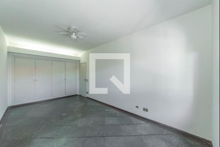 Casa à venda com 360m², 4 quartos e 6 vagasSuíte 2