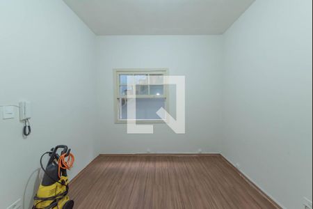 Casa à venda com 360m², 4 quartos e 6 vagasQuarto de Serviço