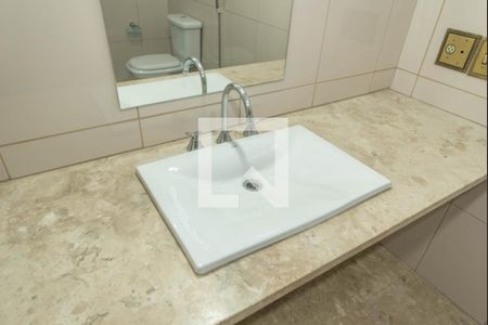 Casa à venda com 360m², 4 quartos e 6 vagasBanheiro da Suíte 1