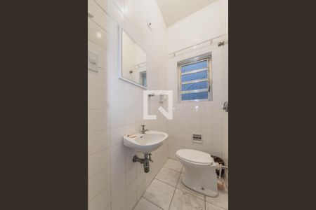 Casa à venda com 360m², 4 quartos e 6 vagasBanheiro de Serviço