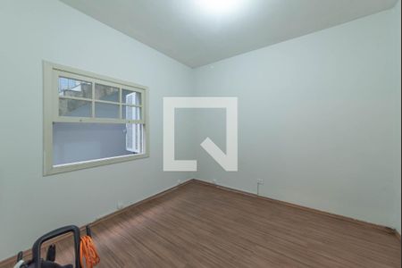 Casa à venda com 360m², 4 quartos e 6 vagasQuarto de Serviço