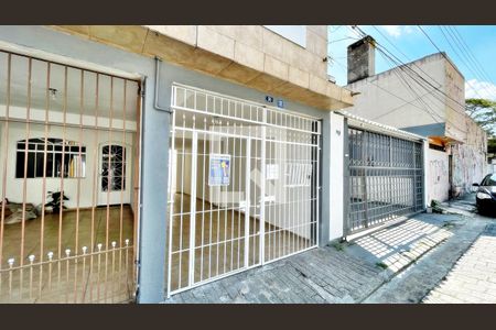 Casa para alugar com 80m², 1 quarto e 2 vagas Casa para alugar com 80m², 1 quarto e 2 vagasFachada