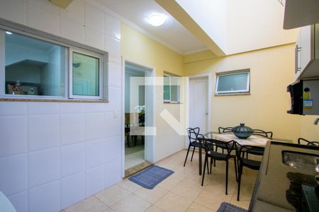 Casa à venda com 182m², 3 quartos e 4 vagasÁrea de serviço