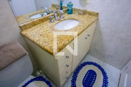 Casa à venda com 182m², 3 quartos e 4 vagasBanheiro do quarto 3