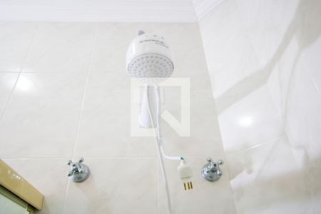 Casa à venda com 182m², 3 quartos e 4 vagasBanheiro do quarto 2