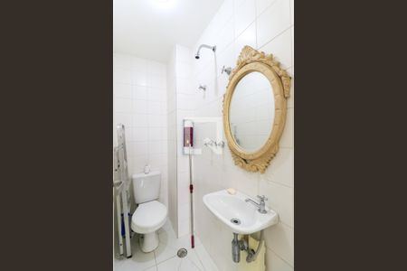 Apartamento à venda com 205m², 3 quartos e 4 vagas Apartamento à venda com 205m², 3 quartos e 4 vagasBanheiro de serviço