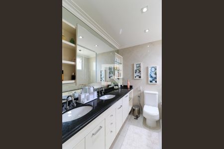 Apartamento à venda com 205m², 3 quartos e 4 vagas Apartamento à venda com 205m², 3 quartos e 4 vagasBanheiro da Suíte 3