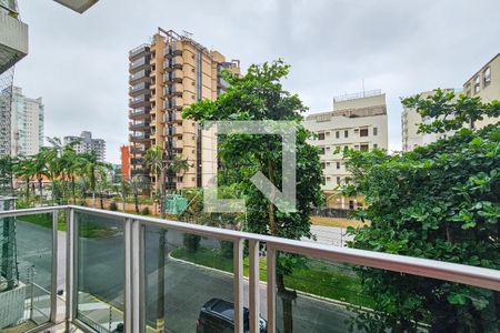 Varanda de apartamento para alugar com 3 quartos, 110m² em Balneario Guarujá, Guarujá